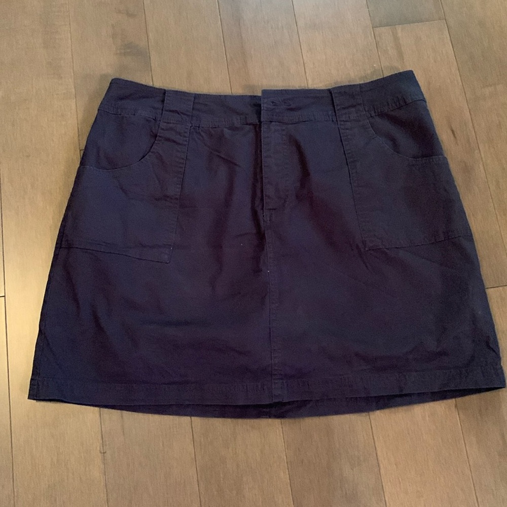 ST. JOHNS BAY COTTON SKORT